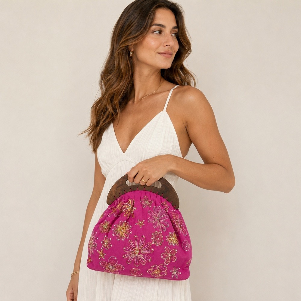 Club Med Resort Pink Bag Floral Embroidery Sequins Wood Handles Vacation Europe
